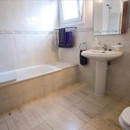 Villa In Puerto Del Carmen Sleeps 6 Includes Swimming Pool And Wifi Puerto del Carmen (Lanzarote)