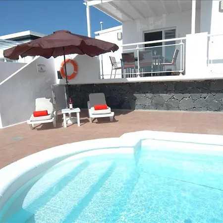 Вілла In Puerto Del Carmen Sleeps 6 Includes Swimming Pool And Wifi *